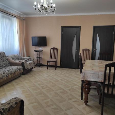 Гостевой Дом Лума Hotel Sukhumi Ngoại thất bức ảnh