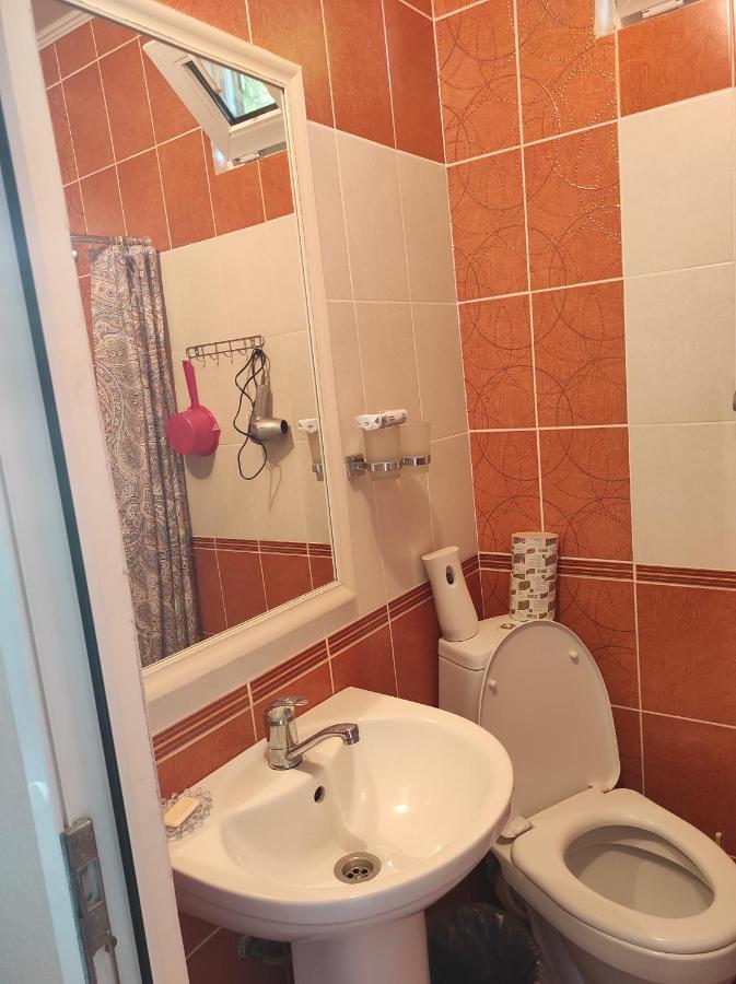 Гостевой Дом Лума Hotel Sukhumi Ngoại thất bức ảnh
