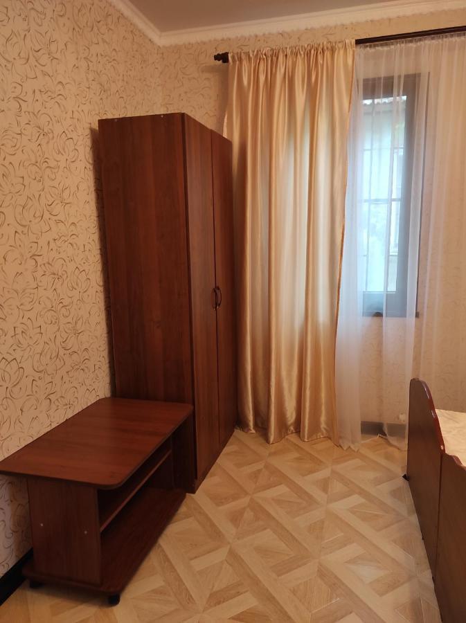 Гостевой Дом Лума Hotel Sukhumi Ngoại thất bức ảnh