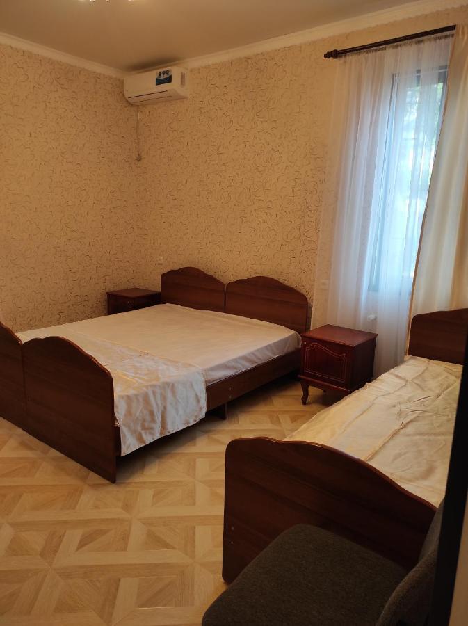 Гостевой Дом Лума Hotel Sukhumi Ngoại thất bức ảnh